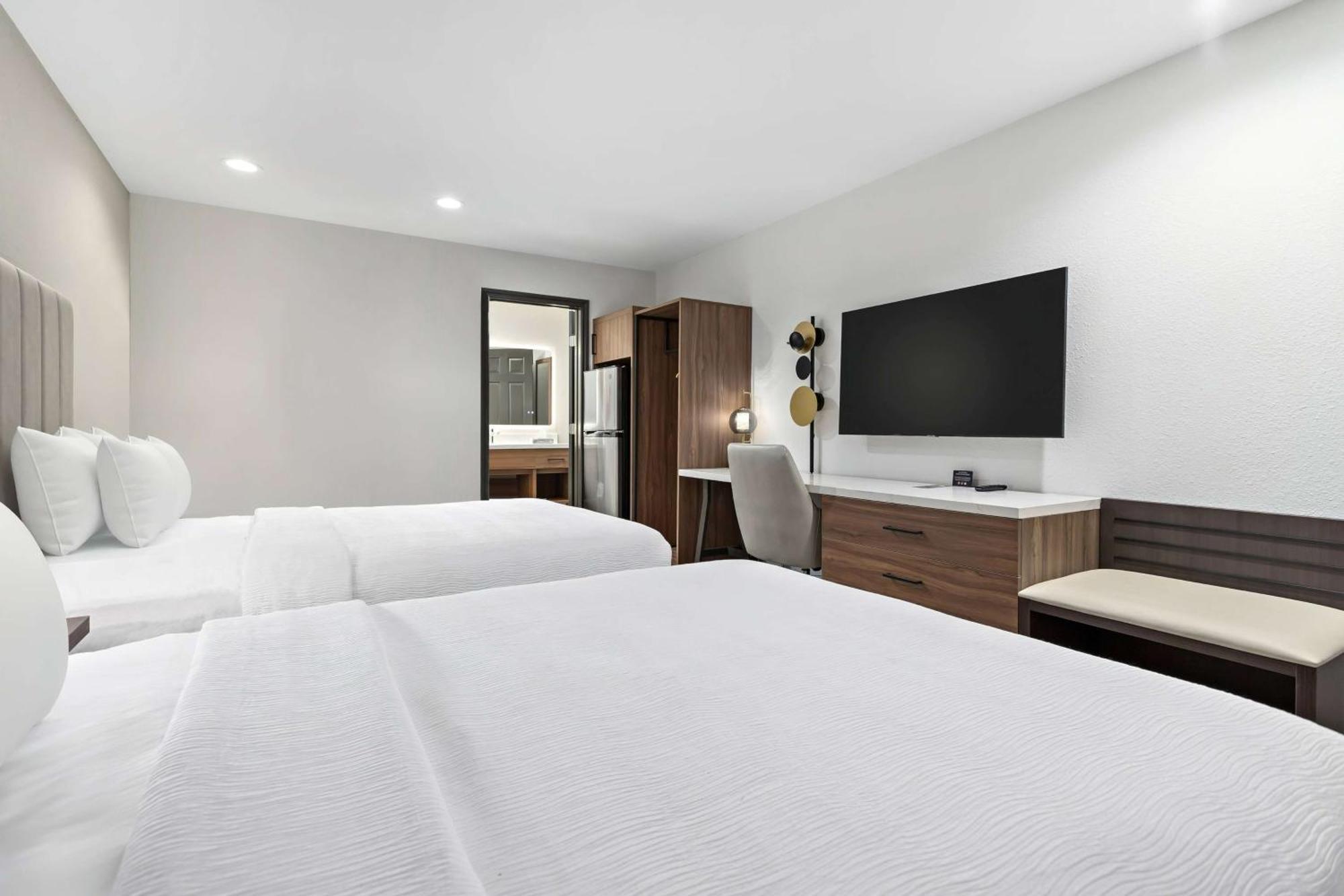 Baymont By Wyndham Beaumont Hotell Exteriör bild