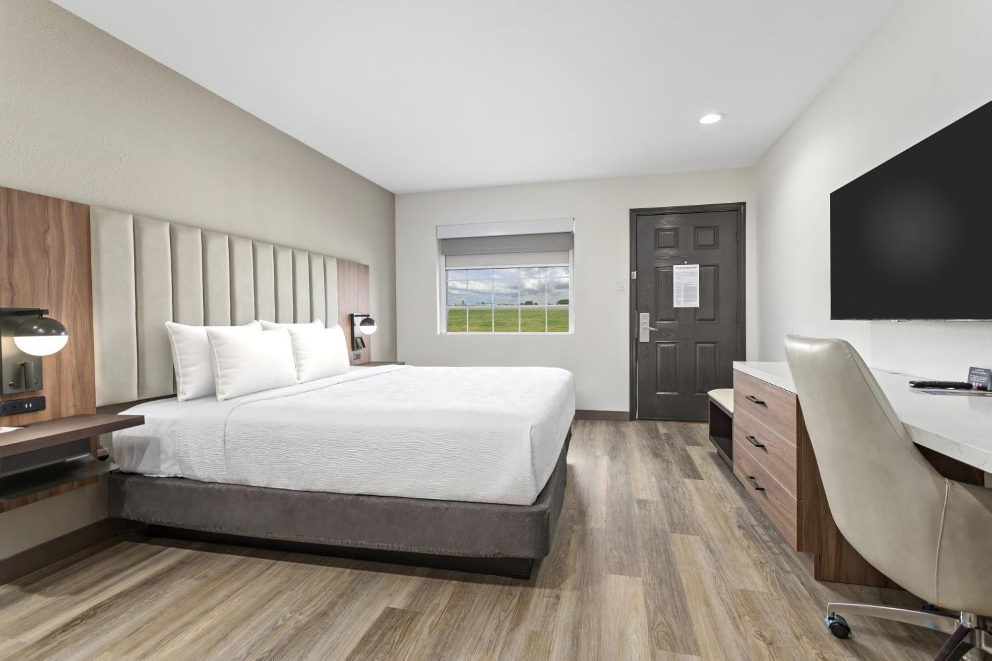 Baymont By Wyndham Beaumont Hotell Exteriör bild