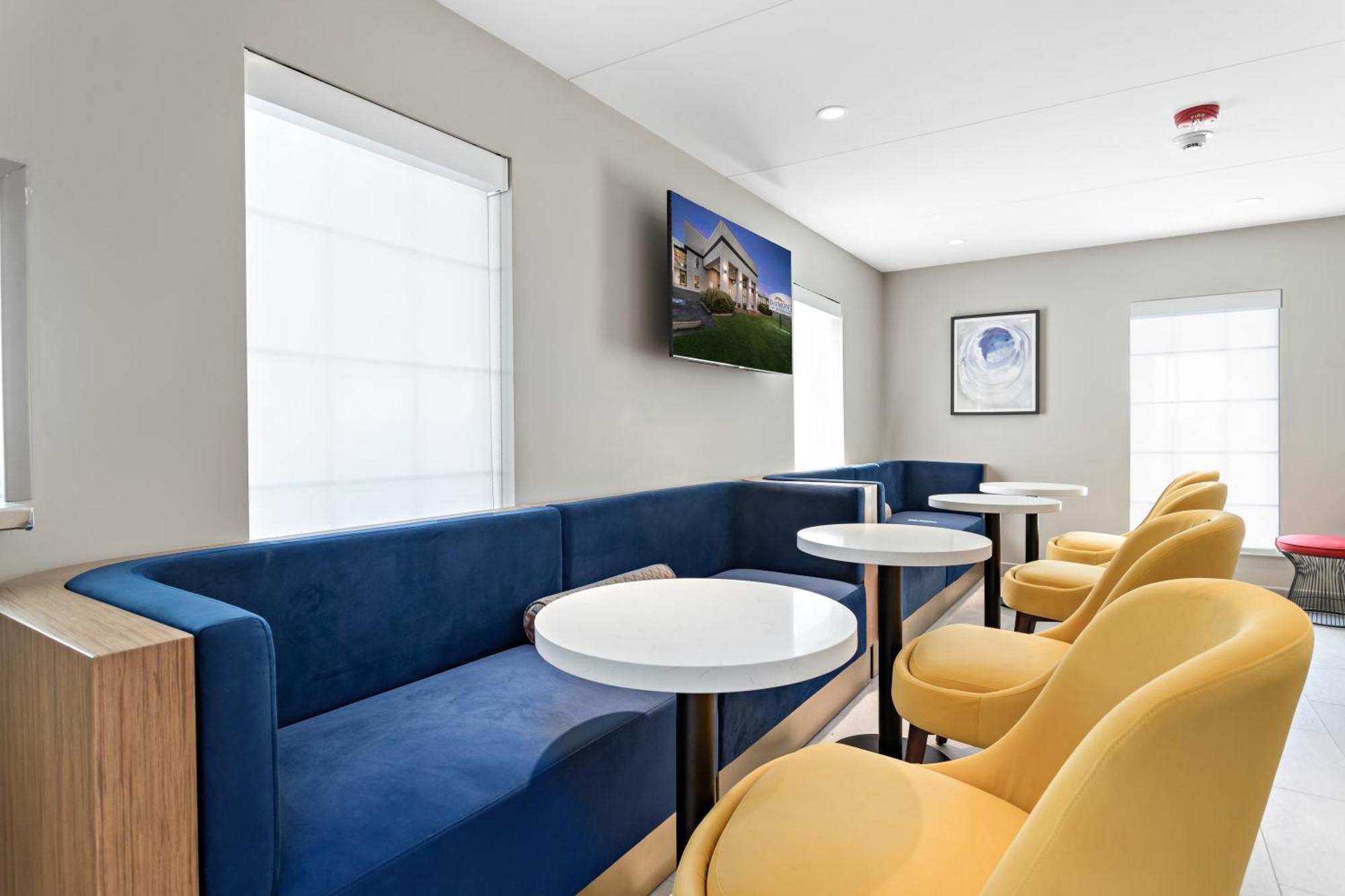 Baymont By Wyndham Beaumont Hotell Exteriör bild